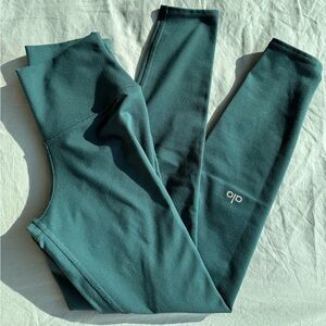 ALO Yoga midnight green airbrush leggings